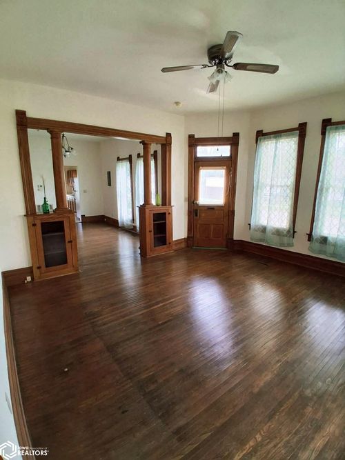 301 N 6th St, Fairfield, IA, 52556-2506 | Card Image