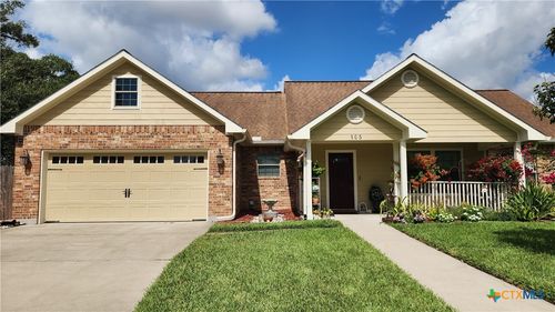 105 Catherine Cir, Victoria, TX, 77901-4425 | Card Image