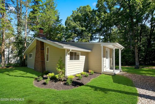 43 Bishop St, BROWNS MILLS, NJ, 08015-4263 | Card Image