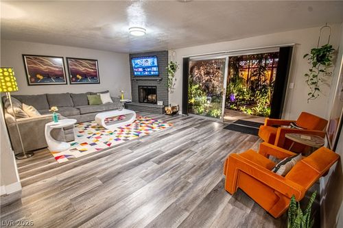 4957 Wilbur St, Las Vegas, NV, 89119-4828 | Card Image