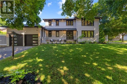 1857 Friar Tuck Crt, Mississauga, ON, L5K2L4 | Card Image