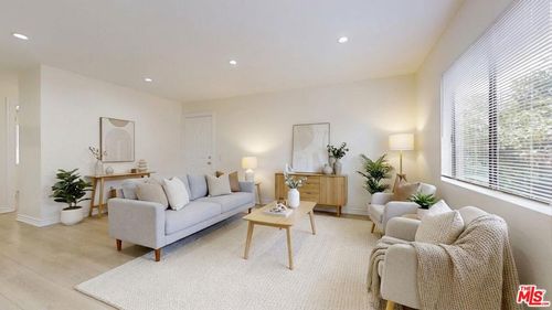 4-1717 S Burlington Ave, Los Angeles, CA, 90006-5592 | Card Image