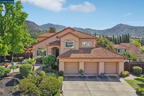 242 El Pueblo Pl, Clayton, CA, 94517-1745 | Card Image