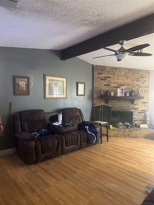 556 Greenway Dr, Saginaw, TX, 76179-1154 | Card Image