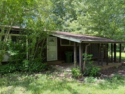 2033 Scenic Way, Akron, OH, 44312 | Card Image