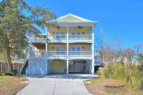 107 Se 69th St, Oak Island, NC, 28465-4546 | Card Image