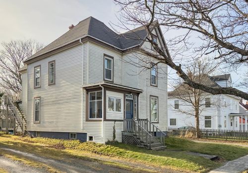 19 Porter Street, Yarmouth, NS, B5A2Y7 | Card Image