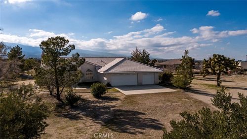 12384 Redwood Road, Pinon Hills, CA, 92372 | Card Image