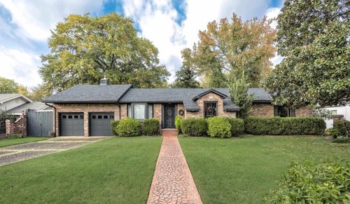 423 W Narroway St, Benton, AR, 72015-3647 | Card Image