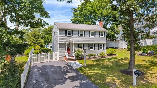 37 Fremont St, Reading, MA, 01867-2807 | Card Image