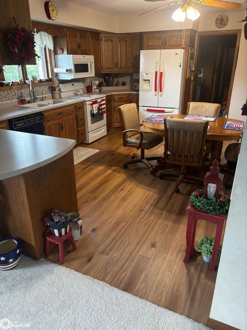 301 8th St Sw, West Bend, IA, 50597-5156 | Card Image