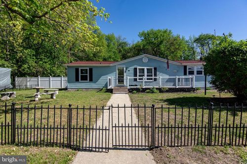 19 N Miller Ave, PENNS GROVE, NJ, 08069-1501 | Card Image