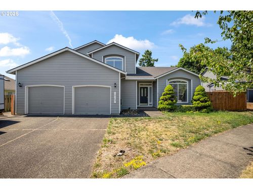 19157 Gentry Highlands Ln, Oregon City, OR, 97045-7581 | Card Image