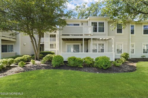 567 Applewood Ct, Howell, NJ, 07731-3076 | Card Image