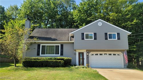 2182 Sherwin Dr, Twinsburg, OH, 44087-1327 | Card Image