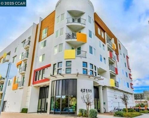 42111 Osgood Rd, Fremont, CA, 94539-5072 | Card Image