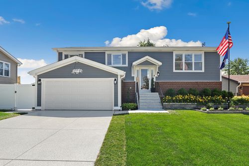 20012 S Sycamore Dr, Frankfort, IL, 60423-8396 | Card Image
