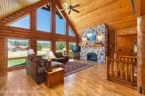 575 Buffalo Dr, Alpine, WY, 83128 | Card Image