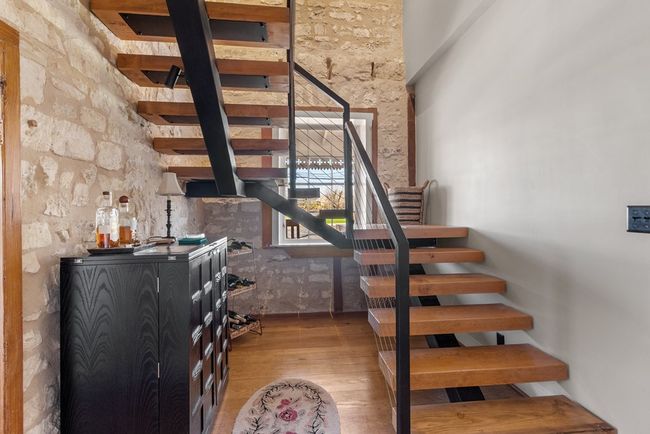 125 W San Antonio St, Home with 2 bedrooms, 3 bathrooms and 2 parking in Fredericksburg TX | Image 13