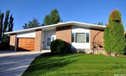 302 Bentham Cres, Saskatoon, SK, S7N3V4 | Card Image
