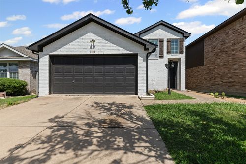 3516 Chilmark Ct, Dallas, TX, 75227-5228 | Card Image
