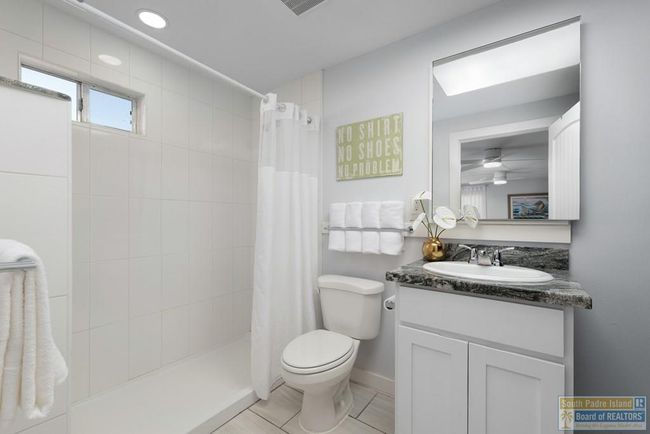 1814 Oklahoma Ave, House other with 3 bedrooms, 2 bathrooms and null parking in Port Isabel TX | Image 11