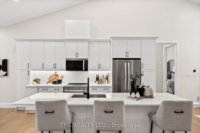 12 Cameron Crt, House other with 3 bedrooms, 3 bathrooms and 6 parking in Cavan ON | Image 13