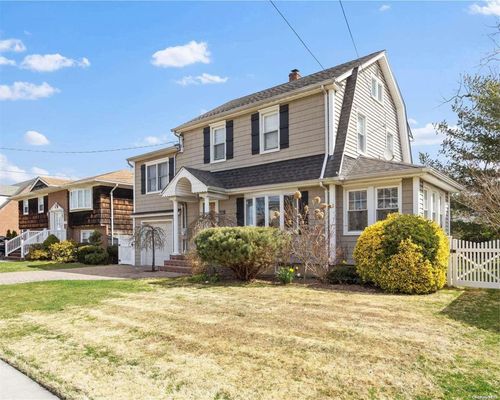 17 Harvard Rd S, Garden City South, NY, 11530-5214 | Card Image