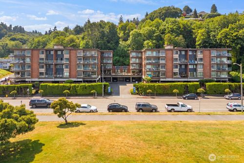 n401-1727 Harbor Ave Sw, Seattle, WA, 98126-2058 | Card Image