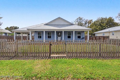 310 Saint John St, Bay Saint Louis, MS, 39520-4402 | Card Image