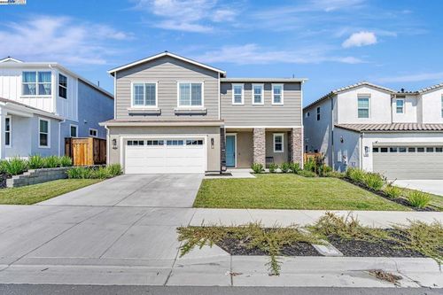 5645 Sierra Trail Way, Antioch, CA, 94531-8744 | Card Image