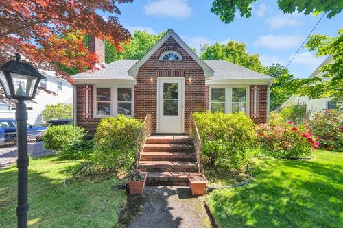 15 Berkeley St, Arlington, MA, 02474-2446 | Card Image