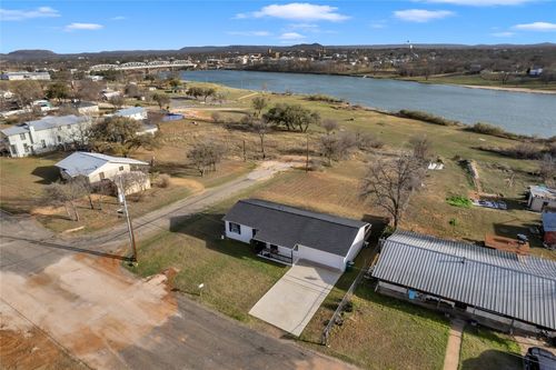 600 W Ellis St, Llano, TX, 78643-1511 | Card Image