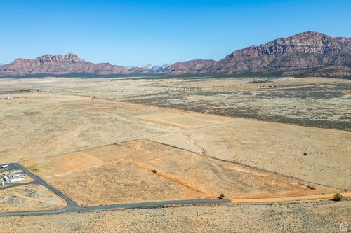 1372 S Desert Dr, Apple Valley, UT, 84737 | Card Image