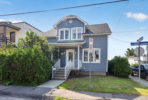 125 Rue St Lambert, House with 3 bedrooms, 1 bathrooms and null parking in Salaberry de Valleyfield QC | Card Image