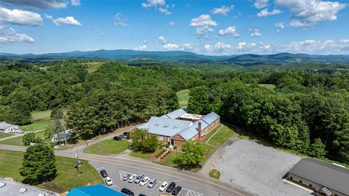 528 Piney Creek Rd., Piney Creek, NC, 28663 | Card Image