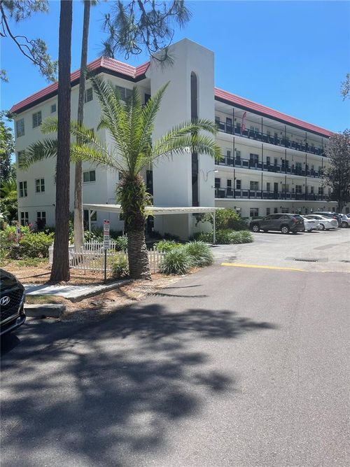 apt-102-200 El Camino Dr, WINTER HAVEN, FL, 33884-1613 | Card Image