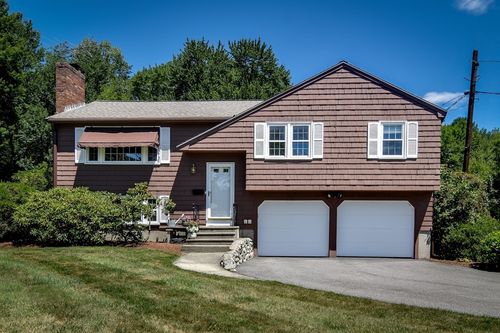 18 Lomas Dr, Framingham, MA, 01701-3951 | Card Image