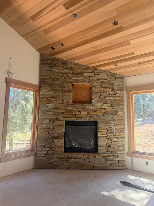 13823 Copenhagen Dr, Truckee, CA, 96161-6633 | Card Image
