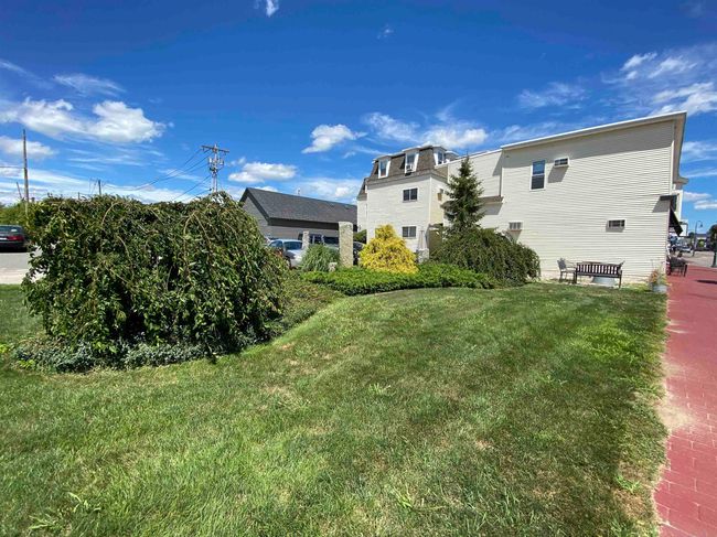 APT-13 - 11 Railroad Ave, Condo with 2 bedrooms, 1 bathrooms and null parking in Derry NH | Image 33
