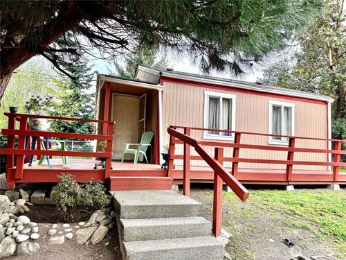 10028 30th Ave Sw, Seattle, WA, 98146-3720 | Card Image