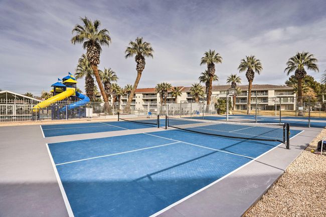 Las Palmas Resort Courts | Image 43