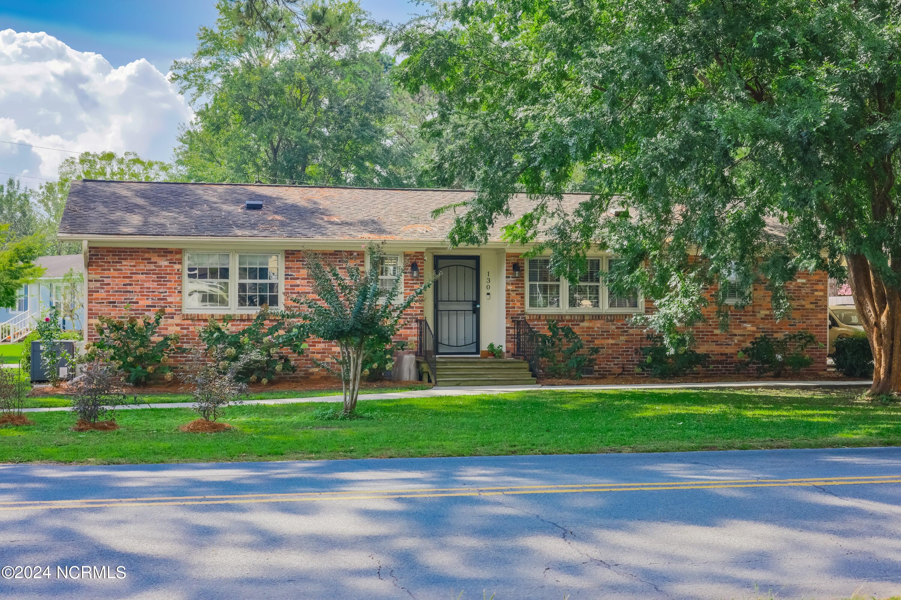 Charity Rd, Rose Hill, NC 28458