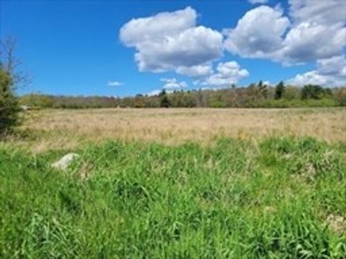 16 Old Fall River Rd, North Dartmouth, MA, 02747-1219 | Card Image