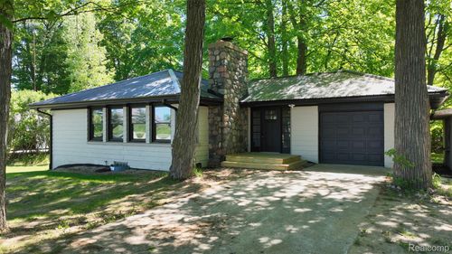 1351 Cedar Ct, Gladwin, MI, 48624-1881 | Card Image