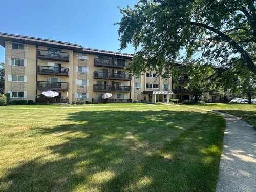 apt-365-2226 S Goebbert Rd, Arlington Heights, IL, 60005-4236 | Card Image