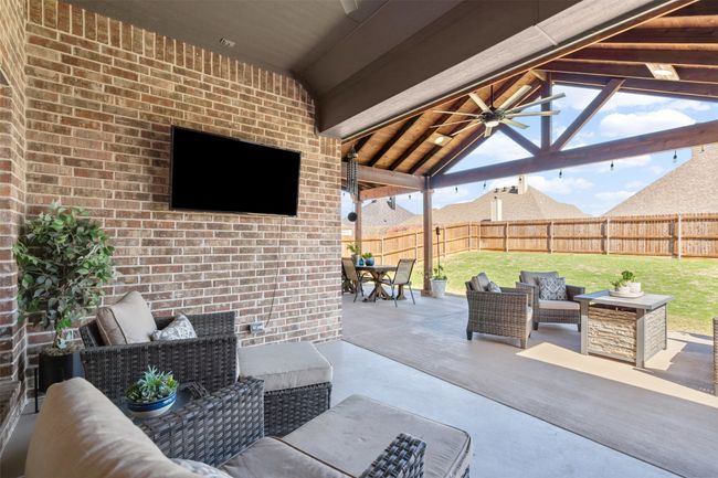 Lovely outdoor area | Image 32