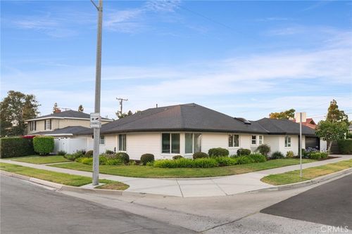 2904 Club House Rd, Costa Mesa, CA, 92626-4707 | Card Image