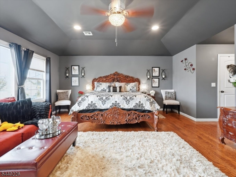 Residential Lease in Linden City 5
