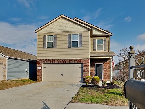 8012 Craighead Dr, Lebanon, TN, 37087-1733 | Card Image